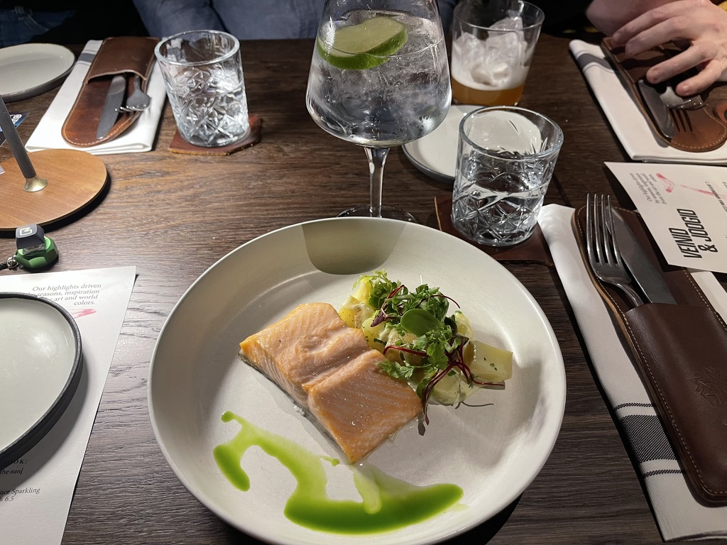 The main course of the speaker dinner